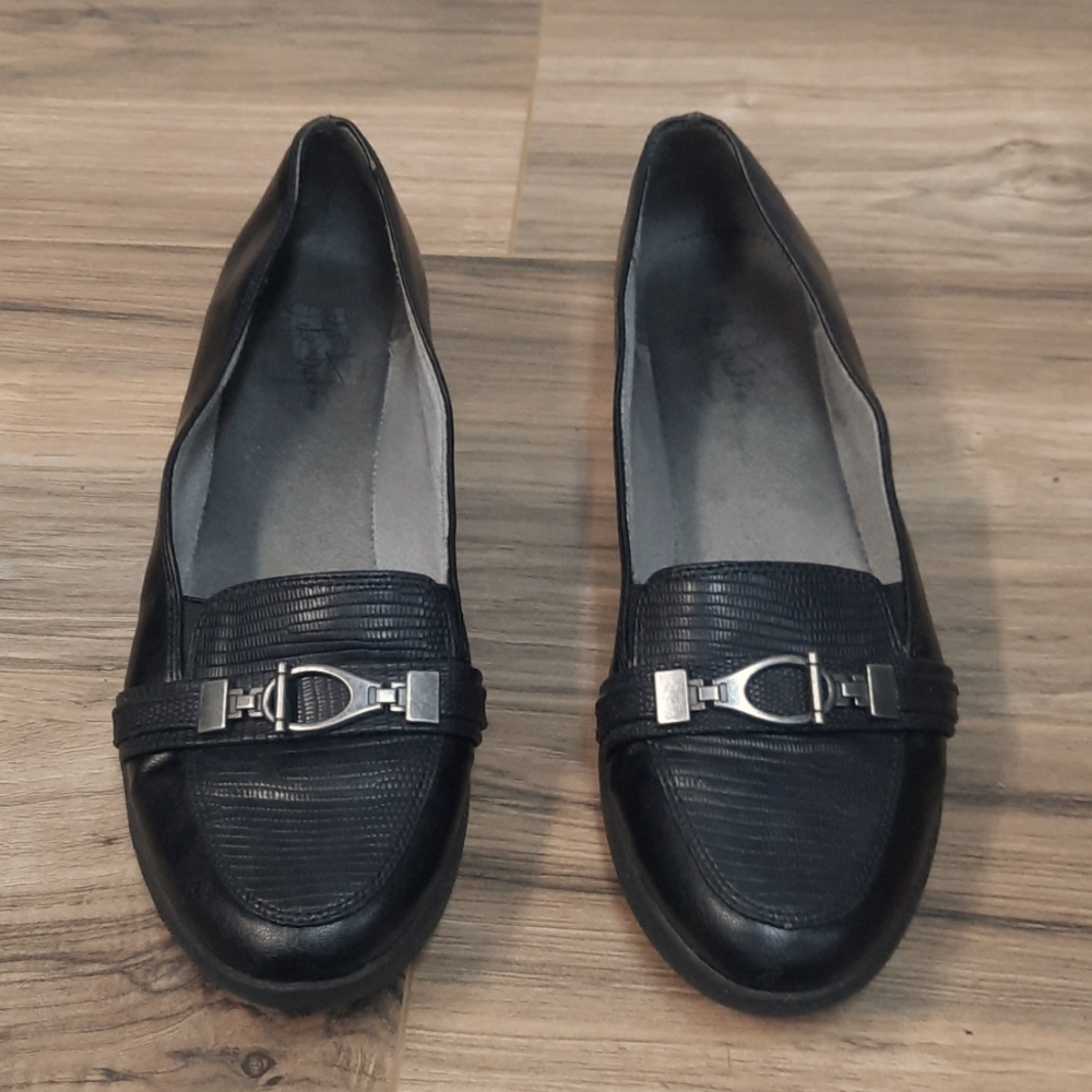 Lifestride Black Loafer Shoes Size 10 with silver buckle detail